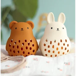 Feestartikelen|Kraamcadeaus*A Little Lovely Company silicone rammelaar beer Brown