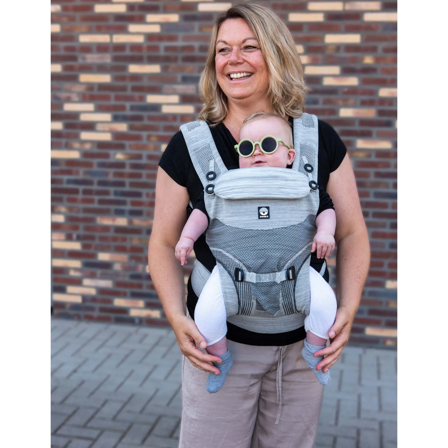 Draagzakken & Doeken*Dooky Terra Nova draagzak Light Beige Grey
