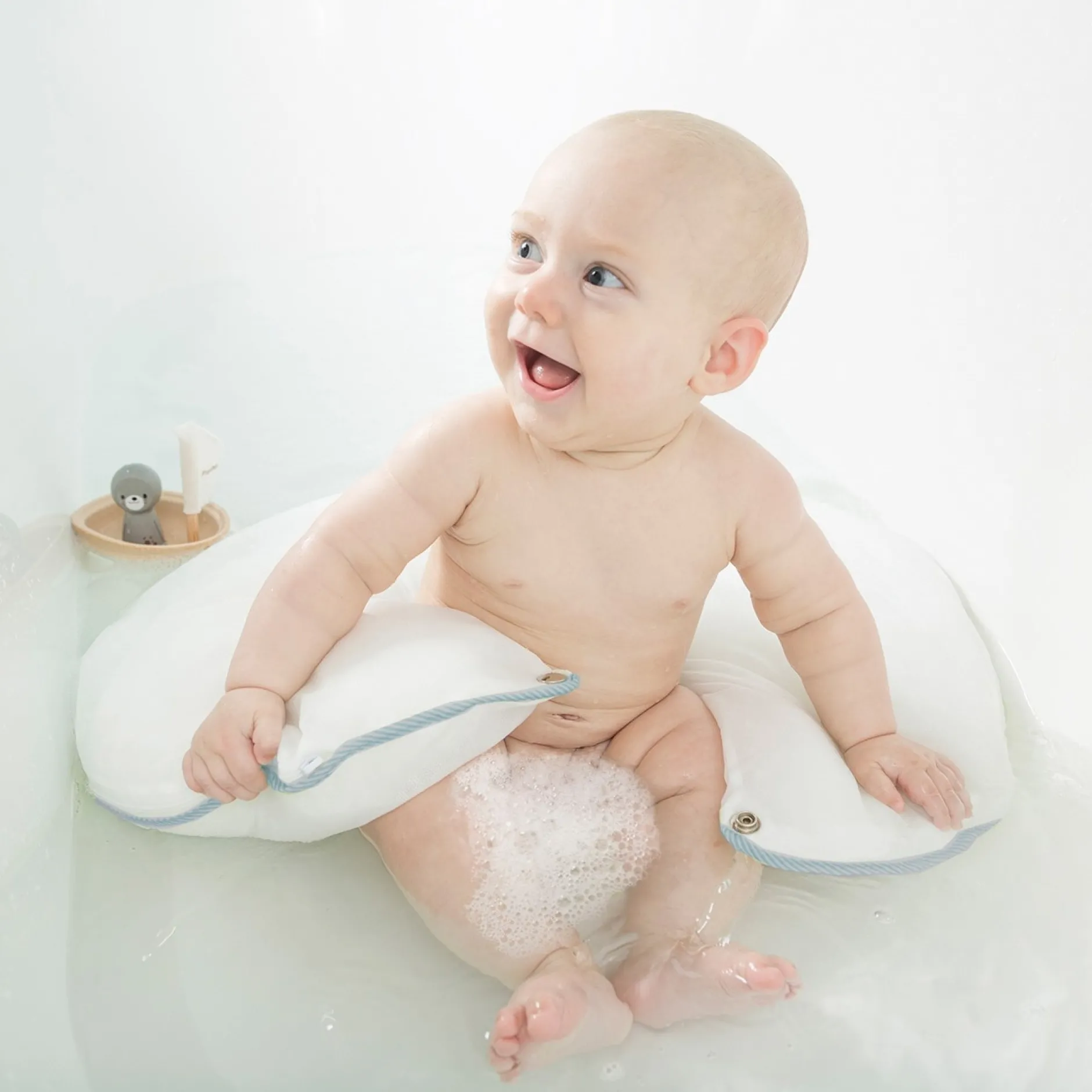 Badzitjes & Badringen*Doomoo Basics Doomoo comfy bath meegroeiend badkussen wit