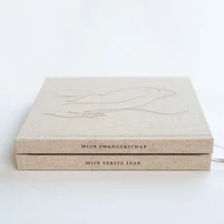 Feestartikelen|Invulboeken*Boeken Eerste jaar invulboek Beigebrown