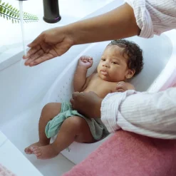 Badzitjes & Badringen*Ingenuity Easy Rinse badinzet grijs