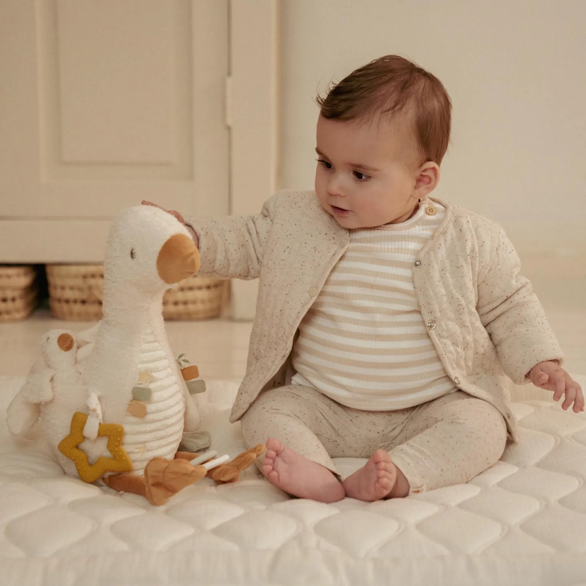 Knuffels*Little Dutch activiteitenknuffel Newborn Naturals Goose Off-White