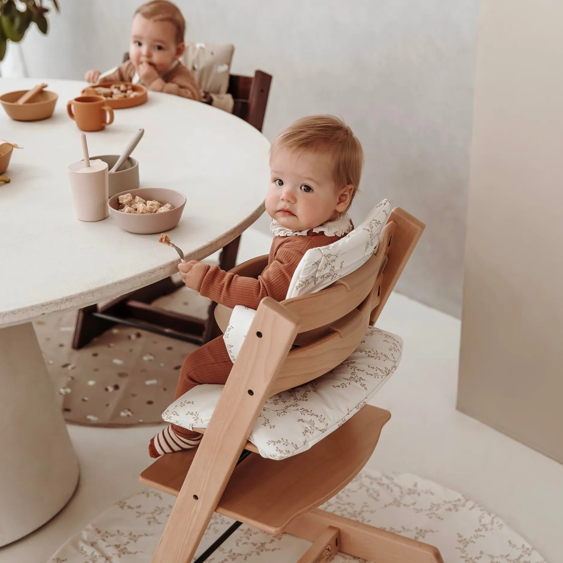 Kinderstoel Accessoires*Meyco Baby meegroei stoelverkleiner Branches Off-White