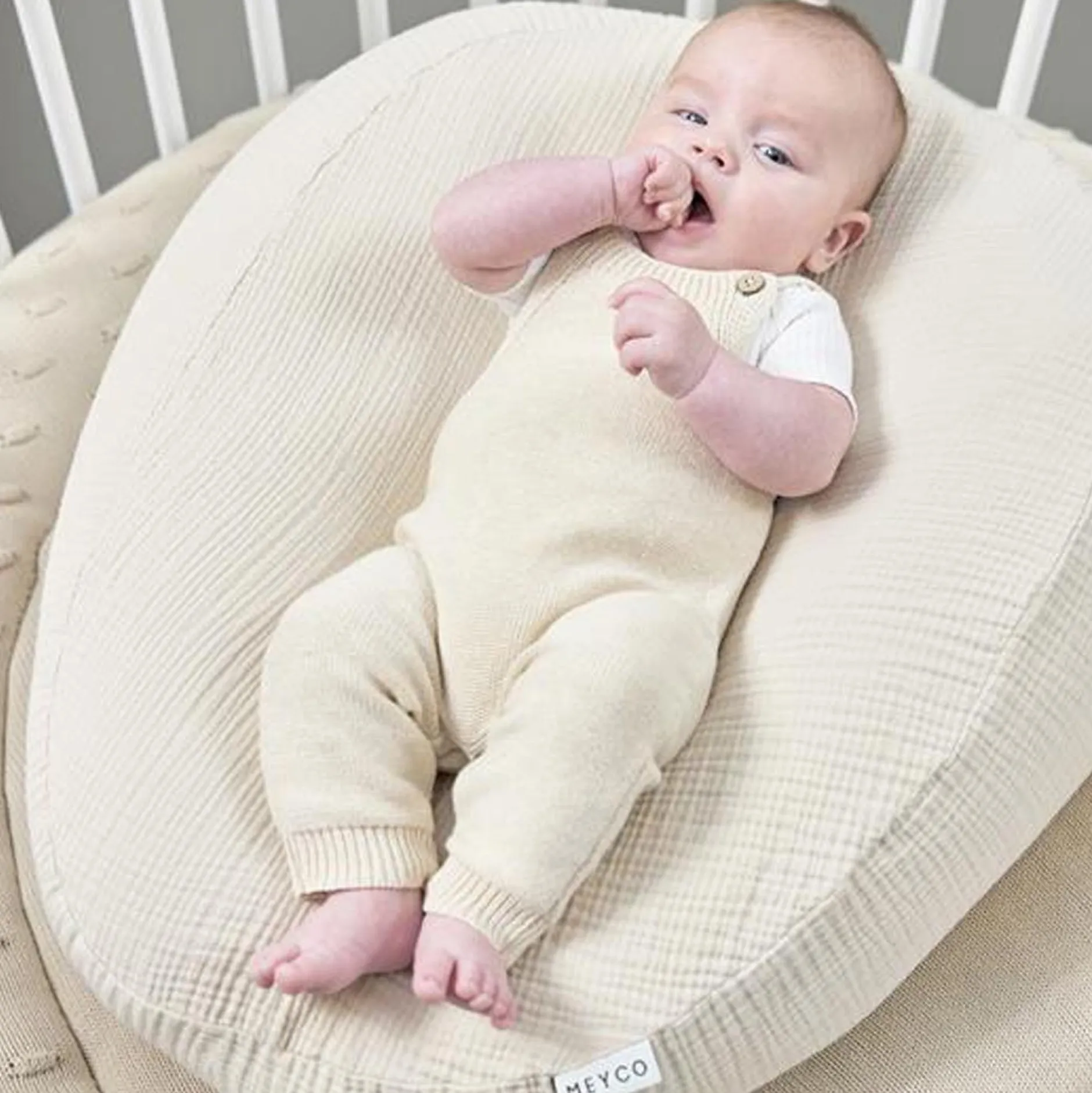 Voedingskussen & -Hoezen*Meyco Baby relaxhoes soft sand beige