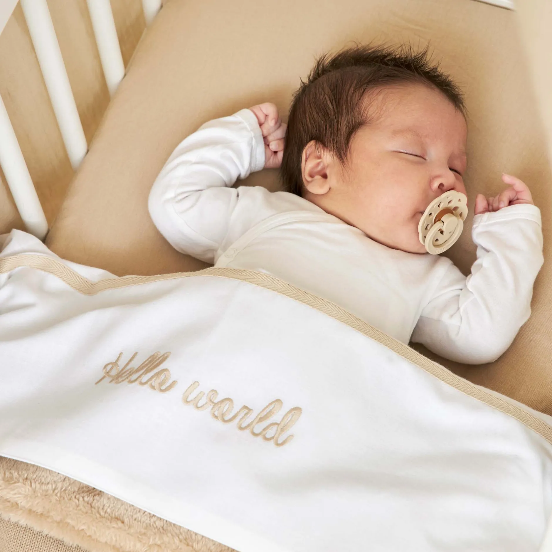 Lakens*Meyco wieglaken Hello World wit