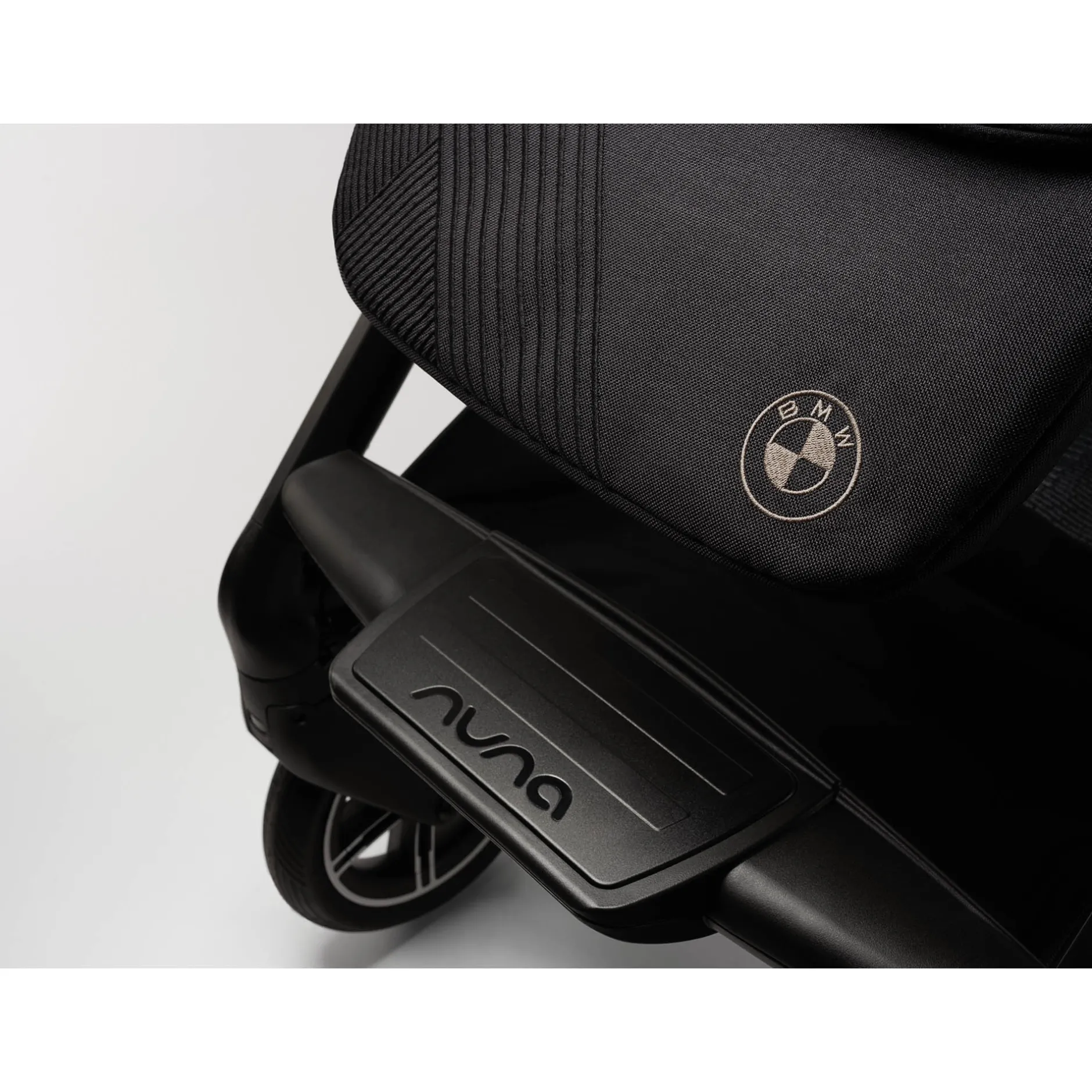 Frames Met Zit*Nuna x BMW Mixx Next Element