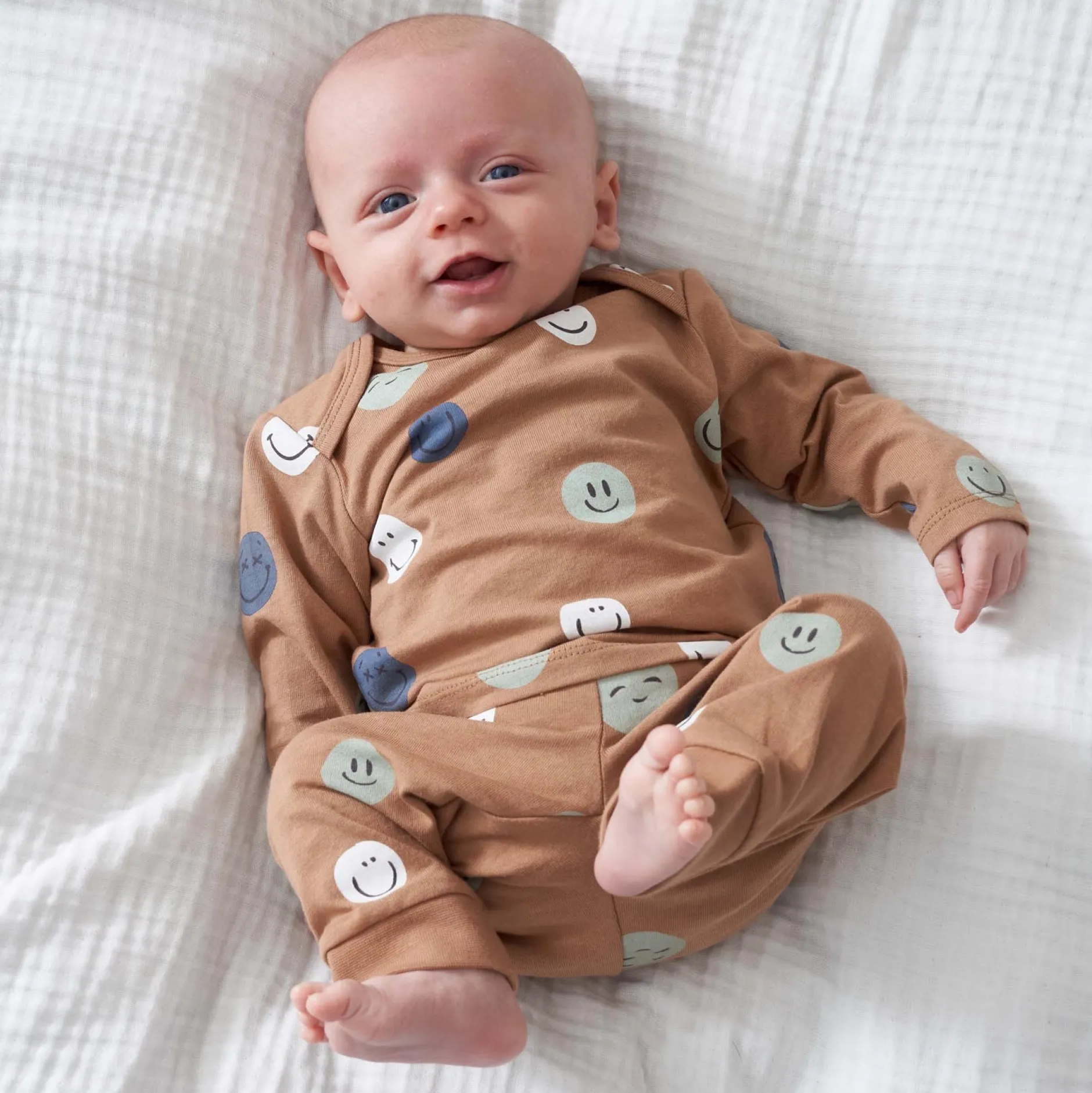 Pyjama's|Pyjama's*Prénatal baby pyjama smiley bruin Dark Sand Brown