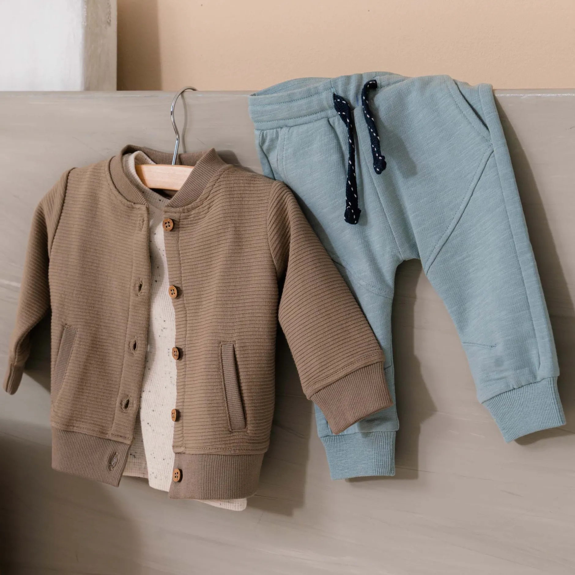 Shirts & Blouses|Shirts & Blouses*Prénatal baby shirt lange mouwen effen beige Dark Off-White