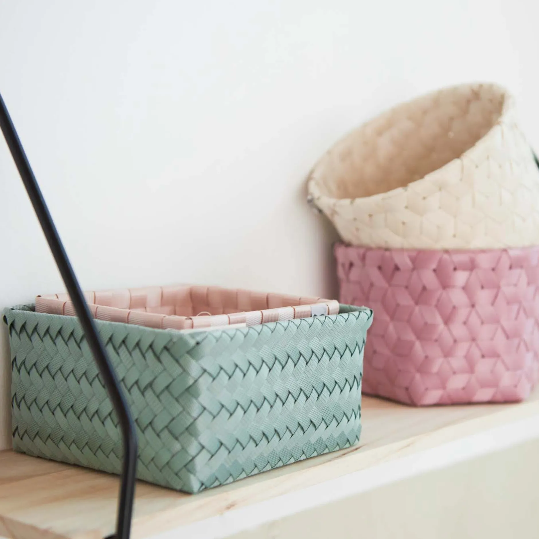 Manden & Dozen*Prénatal commode/cadeaumand roze