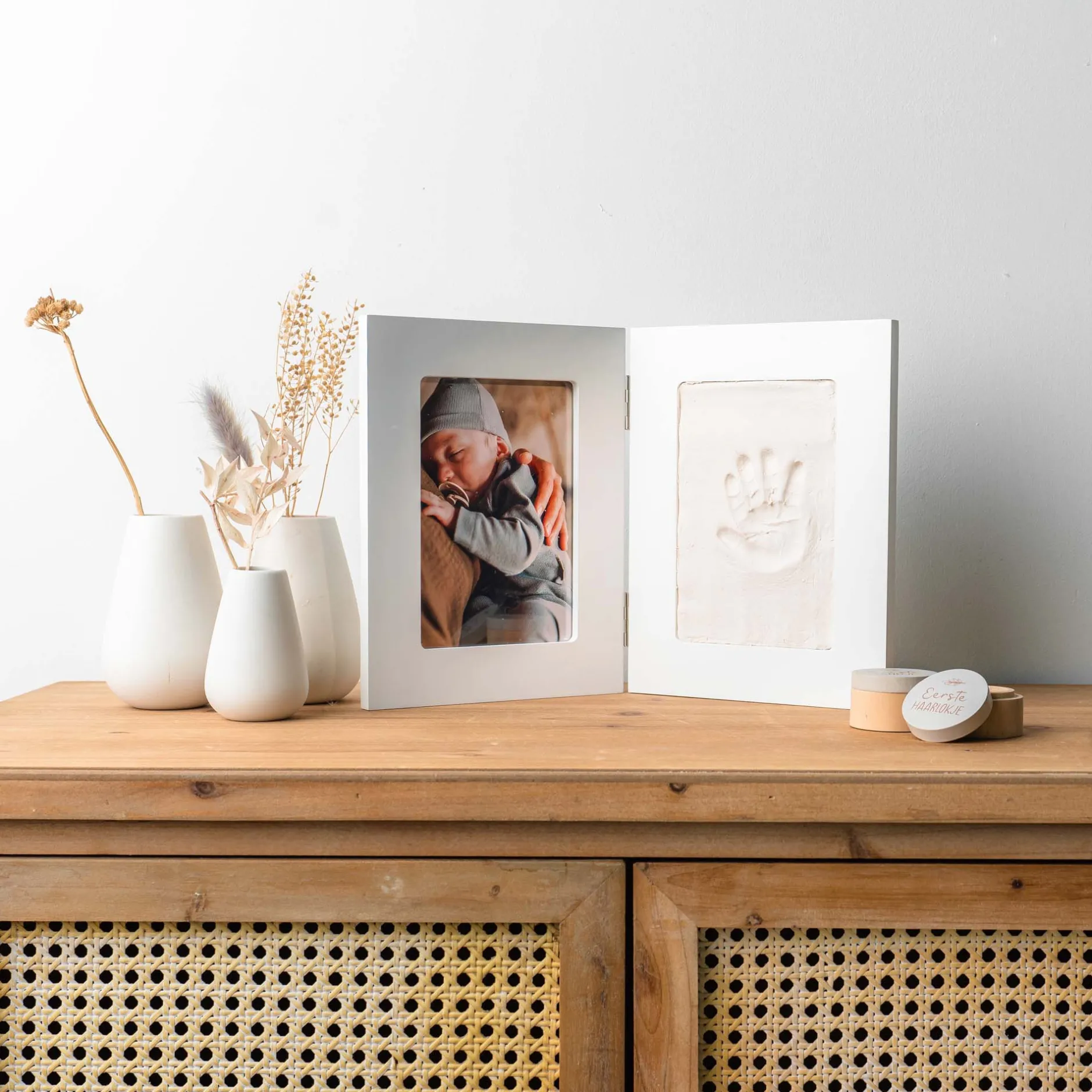 Feestartikelen|Kraamcadeaus*Prénatal fotolijst met gipsafdruk wit