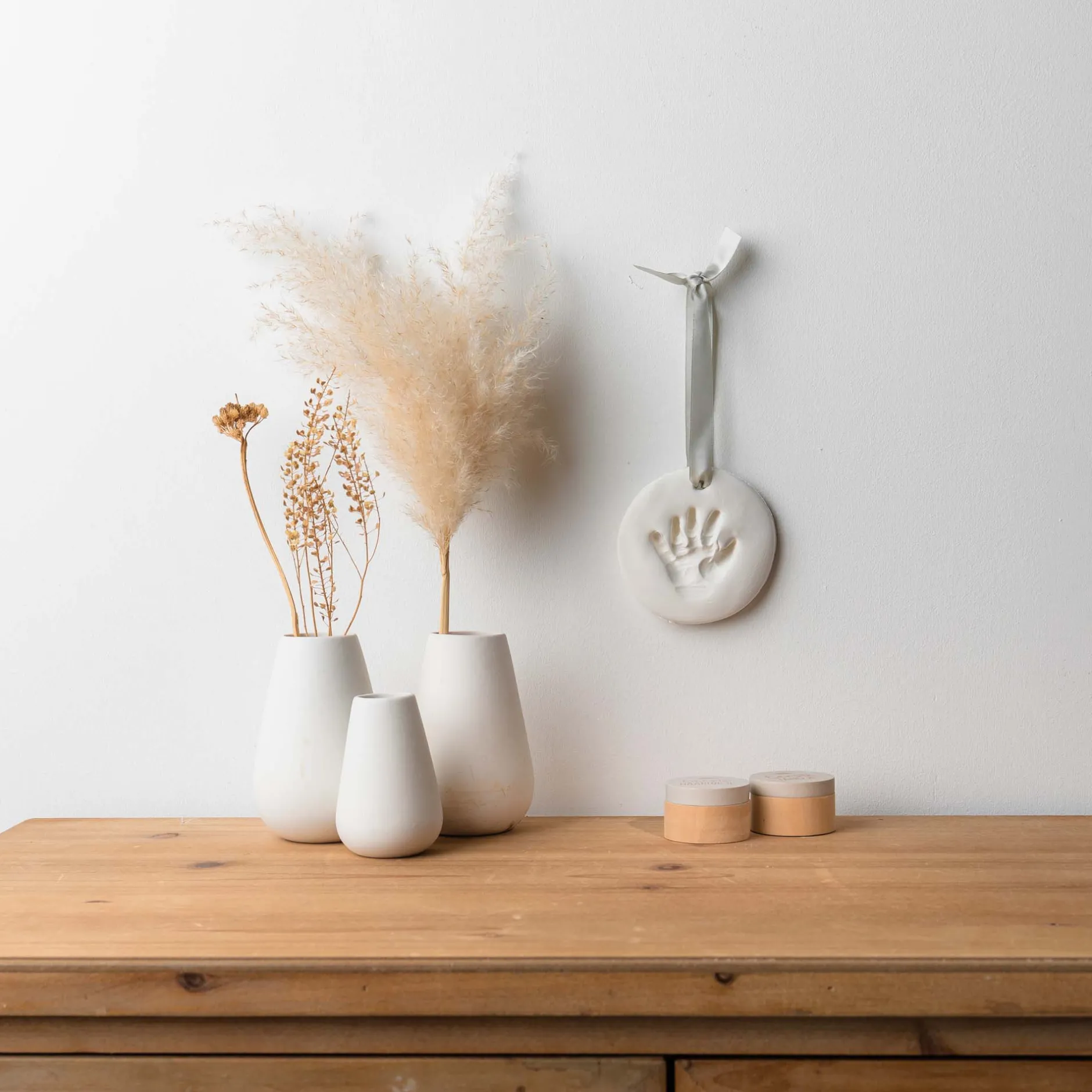 Feestartikelen|Kraamcadeaus*Prénatal gipsafdruk hanger White