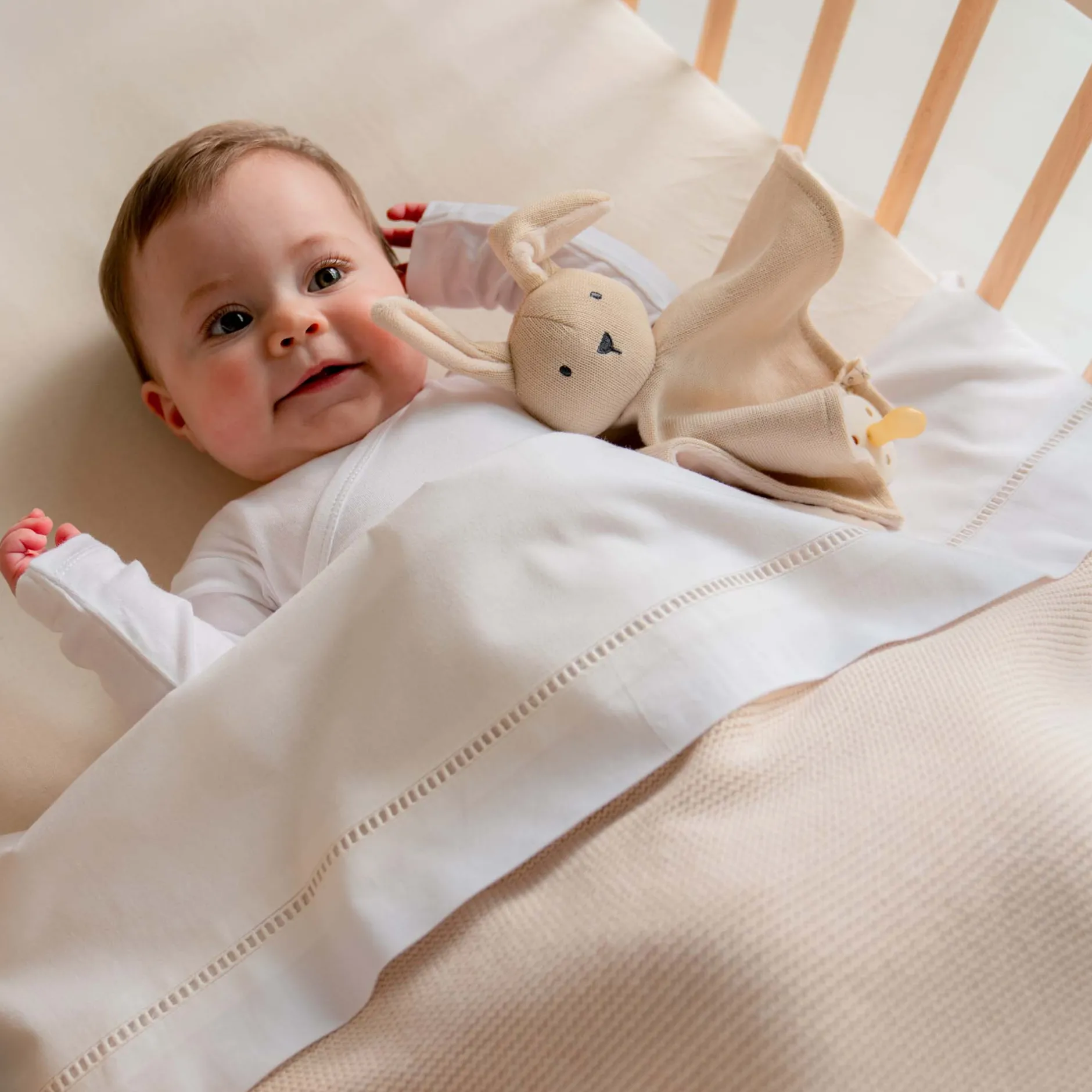Dekens*Prénatal ledikantdeken Little Knits wit