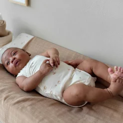 Rompers|Rompers*Prénatal newborn romper mouwloos all over print beige Dark Off-White