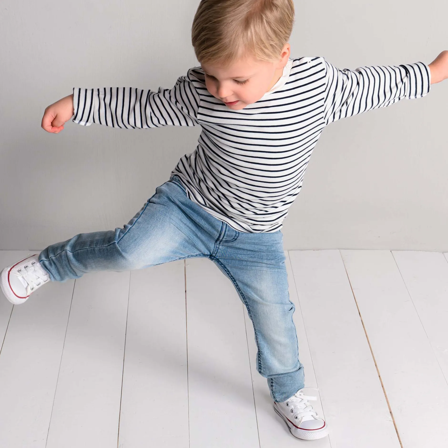 Jeans|Broeken & Tuinbroeken*Prénatal peuter jeans slim fit effen blauw Light Blue Denim