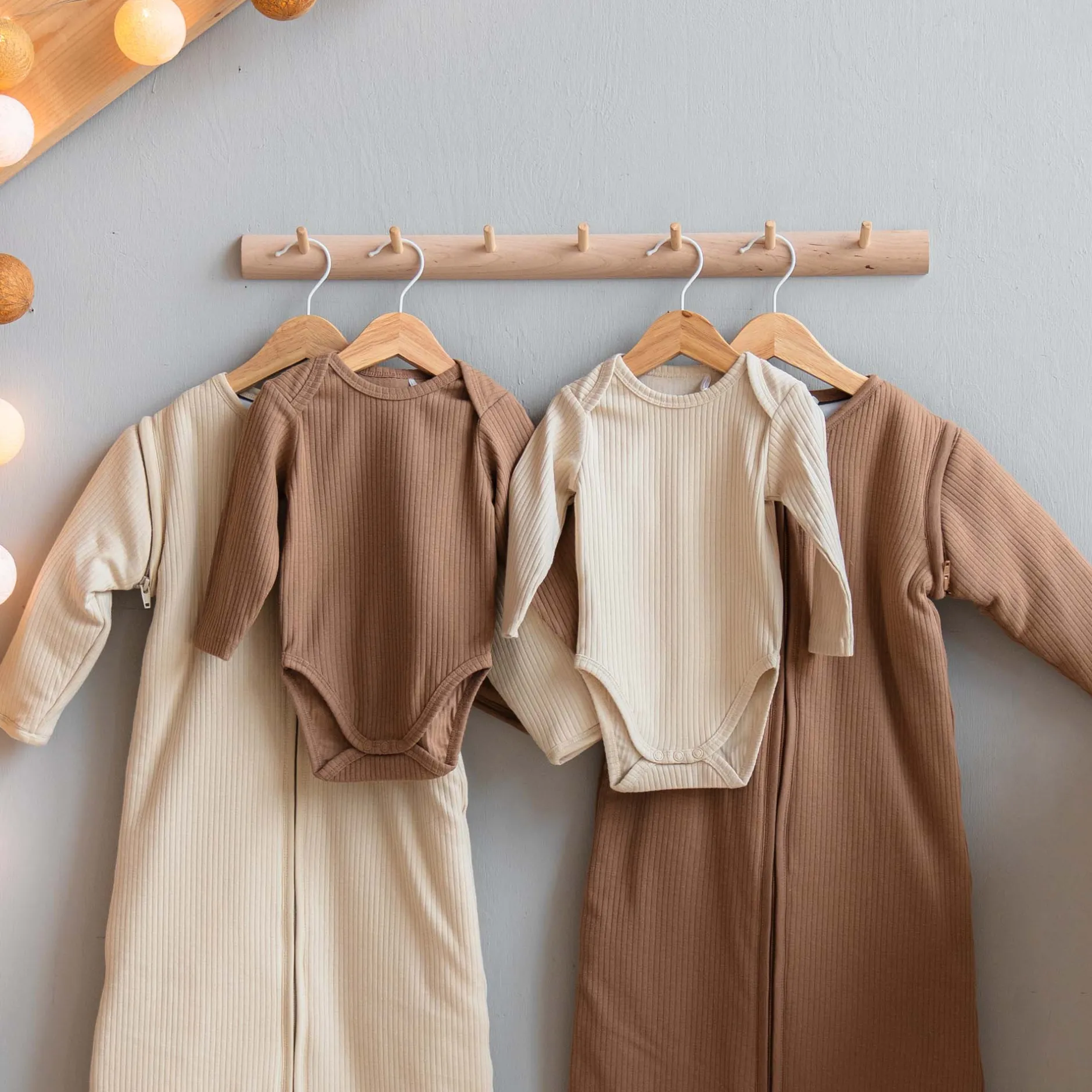 Rompers|Rompers*Prénatal romper rib lange mouwen effen bruin Dark Sand Brown