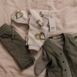 Truien & Vesten|Truien & Sweaters*Sweet Petit baby sweater lange mouwen all over print beige Soft Ecru Melange