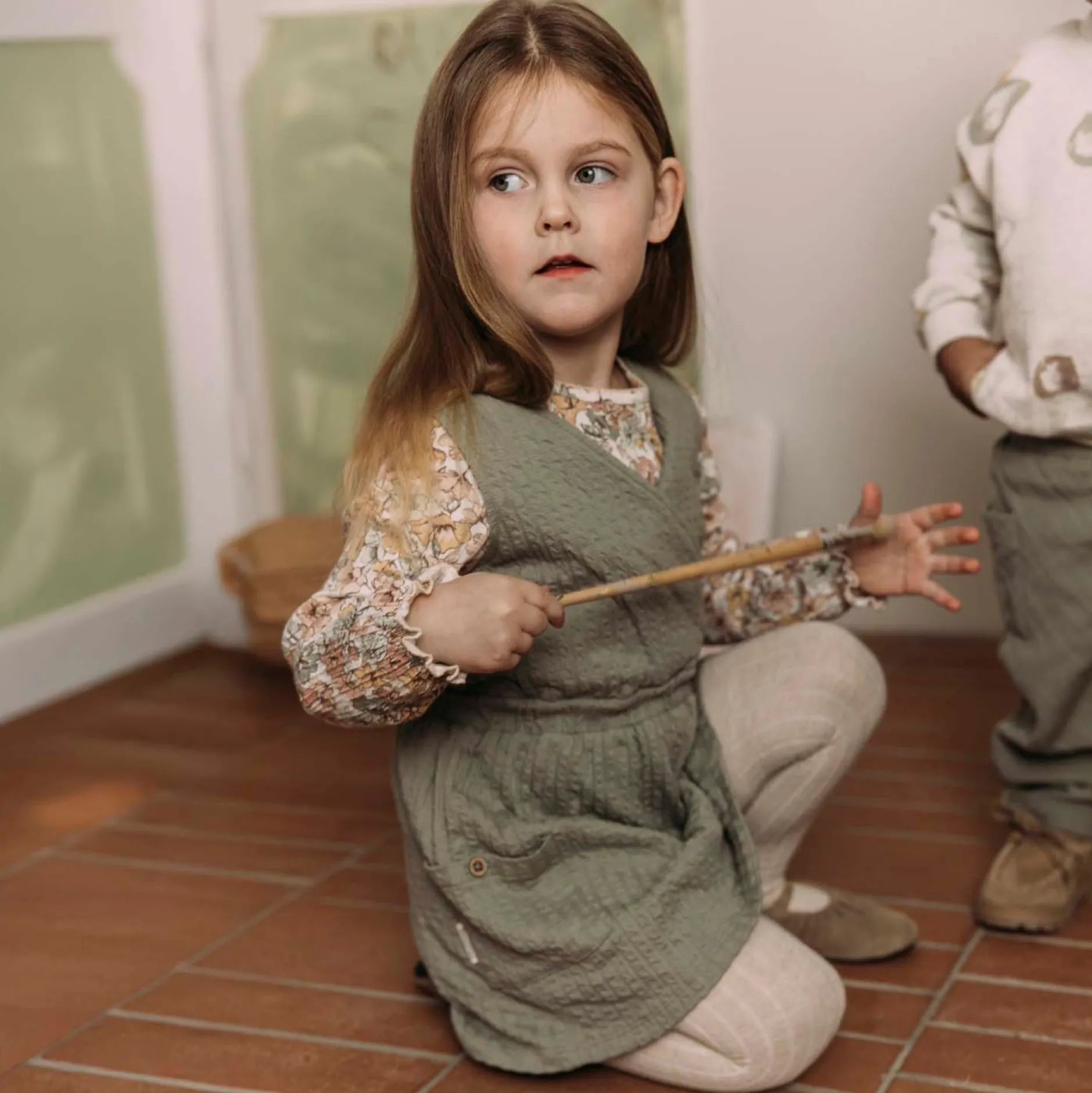 Jurken & Rokken|Jurken & Rokken*Sweet Petit peuter jurk Merel mouwloos effen groen Sage Green